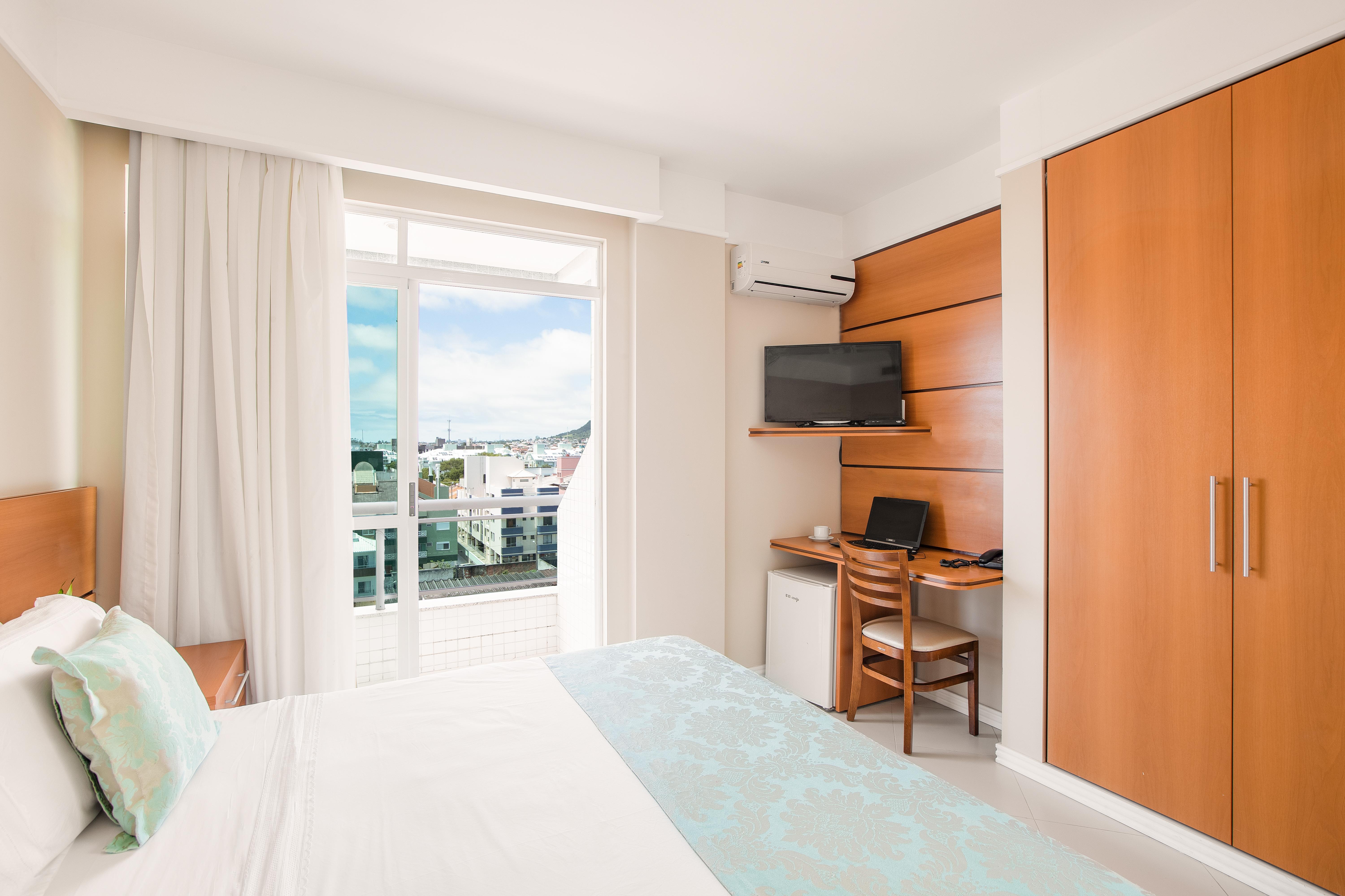 Hotel Oceania Park & Convention 4*